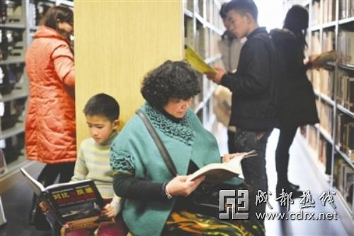 四川省图书馆新馆昨开馆 开馆第一天有不少市民前来阅读接待读者超1.3万人次