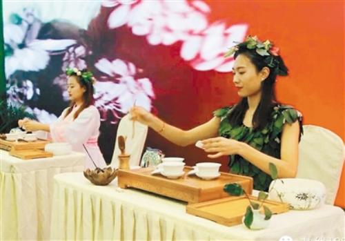 第四届四川省农业博览会周末召开 茶叶做衣雅女秀助阵蒙顶山茶