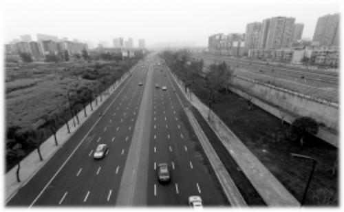 成都第一条海绵道路 锦华路至锦江示范段完工能够喝掉75%的雨水
