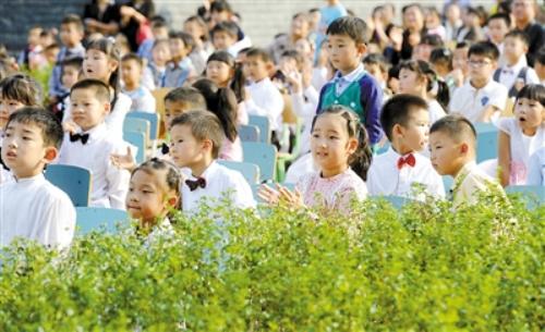 成都携手国际友城掀起公立学校“国际化”热潮 上免费公立学校 享受“国际化”教育