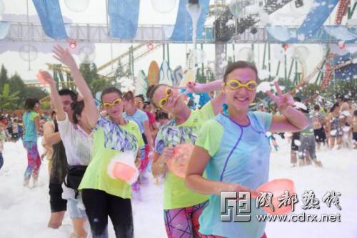  成都欢乐谷时空泡沫狂欢节