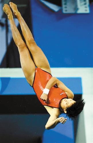 小丫任茜（XI）成都荣耀 以超高分夺取跳水女子十米台金牌