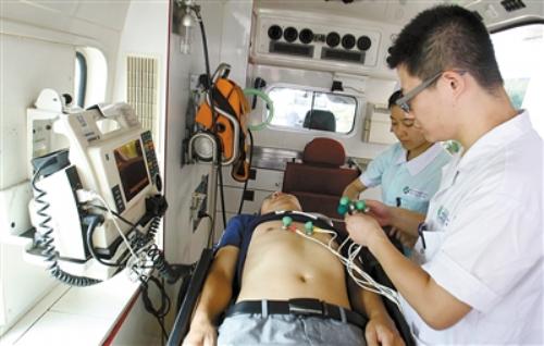 四川省医院与60家基层医疗机构签约 共建救治体系缩短时间 协同救治急性胸痛