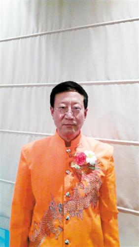67岁董晓洪：成都婚庆主持界的“老宝贝”