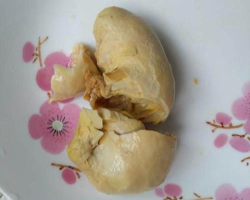 德阳市民杀鸡发现肚里有“鸡宝” 医生：最好别吃