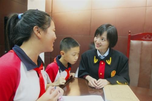 成都中院构建立体化司法服务网络体系 线下线上联动司法服务“零距离”