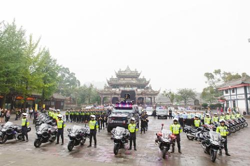 都江堰成立全市第一支旅游警察大队扎实推进依法治旅