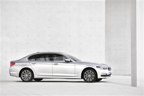 全新BMW 5系Li开启预售 528Li 车型45万元起