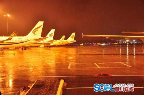 成都机场连续4天遇雷暴 旅客注意：今晚预计还有异常天气
