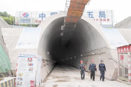 成都轨道交通18号线最新进展：合江车辆段试车线暗挖隧道洞通