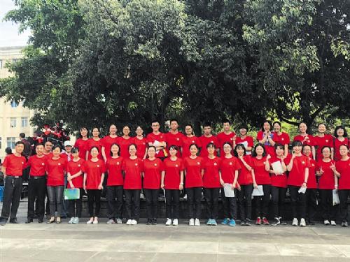 成都棠湖外国语学校31个同班同学一起上“重本”