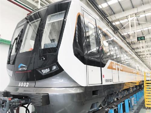 成都地铁6号线列车正式亮相 2020年开通将为1号线“减压”