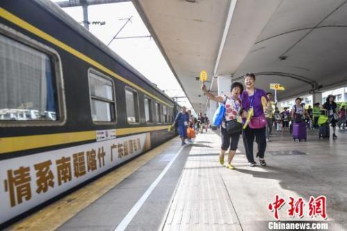 中国国家铁路集团12306扶贫商城试运营 百余种商品上线