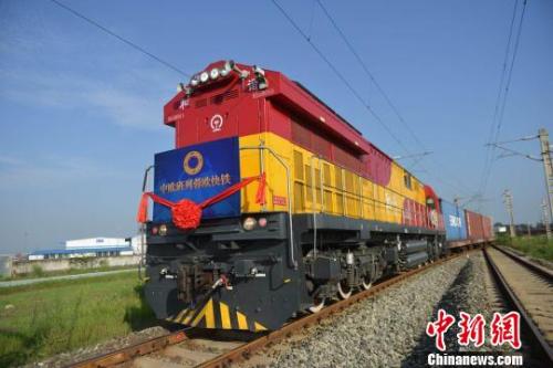 全国政协委员刘以勤：建议支持中欧班列(成都)开展铁路国际运邮试点