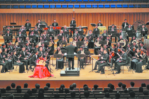 国家级精品剧目《泱泱国风》民族音乐会在成都城市音乐厅上演