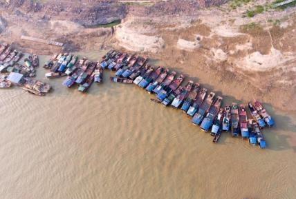 中国最大淡水湖鄱阳湖星子站水位低于12米进入枯水期