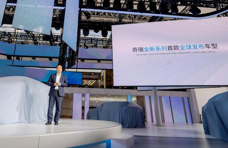 奇瑞全新产品系列全球首秀  首款车型OMODA 5广州车展震撼发布