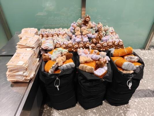 北京海关所属大兴机场海关查获一批侵犯泡泡玛特商标权货物