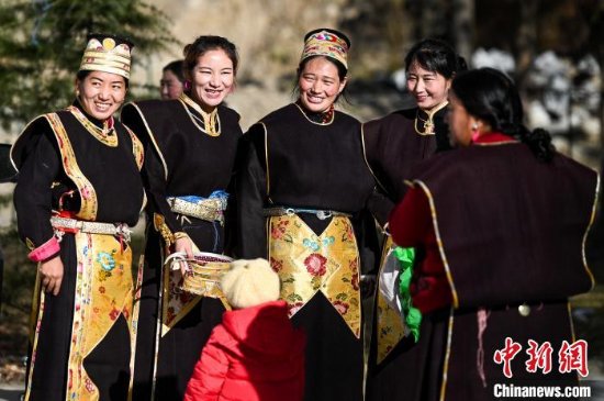 27日是藏历十月初一林芝迎来西藏“最早”新年布新年