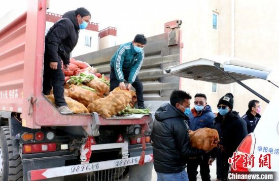 雅安市向西藏那曲市安多县捐6吨“暖心蔬菜”