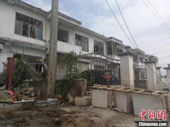 徐州市铜山区遭强风袭击：部分房屋受损 12人受伤
