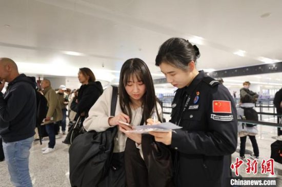 2024年度杭州口岸出入境人数超470万人次同比增长近1倍