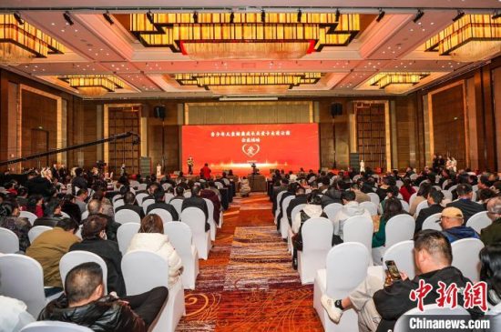 中国青少年儿童健康成长关爱卡寒假公益行在昆明举行：为成长构筑防线