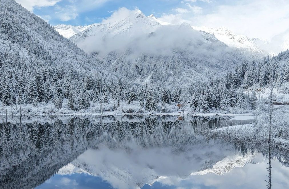 春节旅游去达古冰川，感受冰雪与远方的诗意交汇