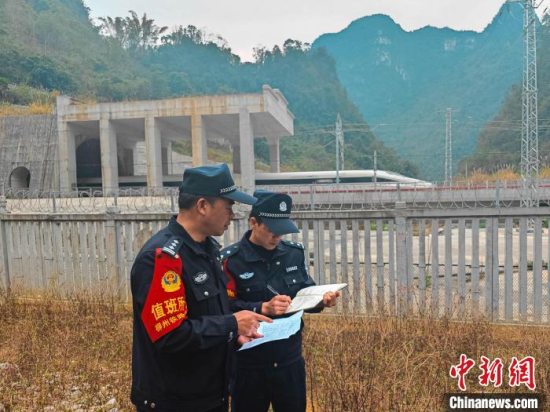 广西河池铁警蒙义望:九万大山里的高铁守护者