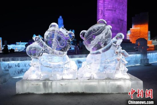 哈尔滨冰雪大世界春节期间(大年初四)单日游客量突破10万人次 创历届单日入园游客数量新纪录