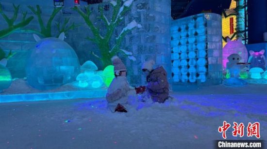 哈尔滨借助“春日流量” 全国各地游客感受冰雪之美、生态之美