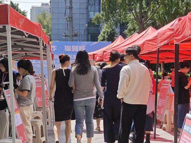“家门口”的一站式服务！瑞方人力助力打造火车南站街道特色就业IP