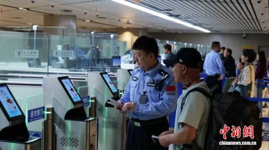 2025年国庆中秋期间 哈尔滨机场出入境客流将达去年同期1.4倍
