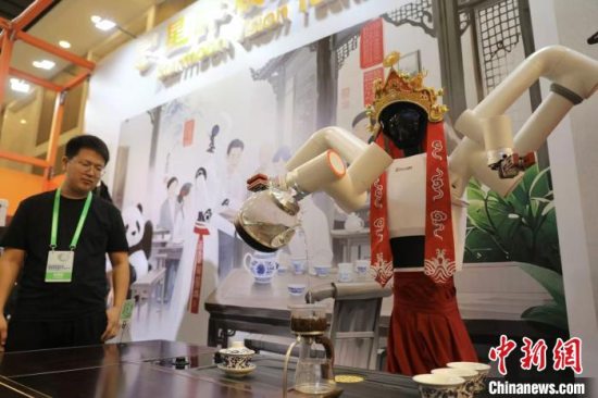 第九届中国成都国际非物质文化遗产节“玩”出新花样 老手艺搭上科技“顺风车”