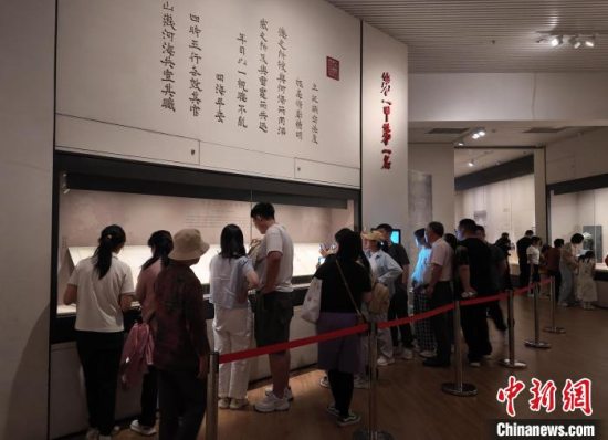高考、中考将临文博游“续热” “祈福”文创俏销
