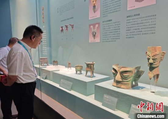 “不尽长江滚滚来——长江与中华文明展”在长沙博物馆开幕