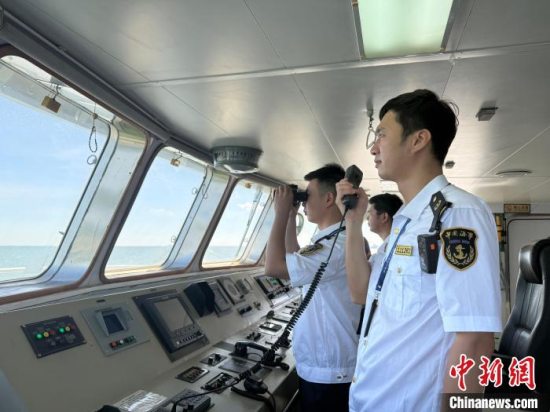 琼州海峡迎来2025年首波暑运高峰 过海车辆环比增长超三成 琼州海峡迎来2025年首波暑运高峰 过海车辆环比增长超三成