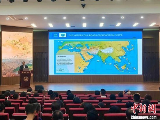 长城甘肃段：从军事防御到丝路“灯塔”再到文旅“新秀”