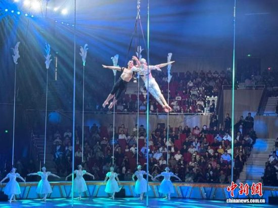 第二十届中国吴桥国际杂技艺术节在河北省沧州市吴桥县开幕