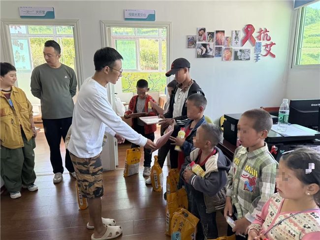 社会共治，“爱心小屋”汇聚艾防磅礴力量