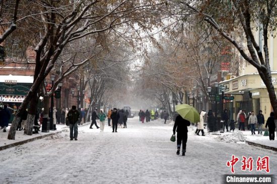黑龙江省气象台发布暴雪预警 预计16日20时至17日20时个别乡镇雪量可达40毫米