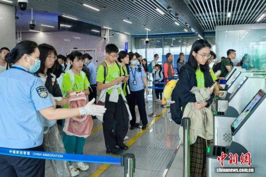 2025年暑运即将落下帷幕广州边检口岸客流超277万人次 创近五年新高