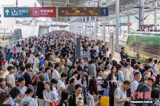 2025年暑运云南铁路累计发送旅客超2697万人次创历史新高